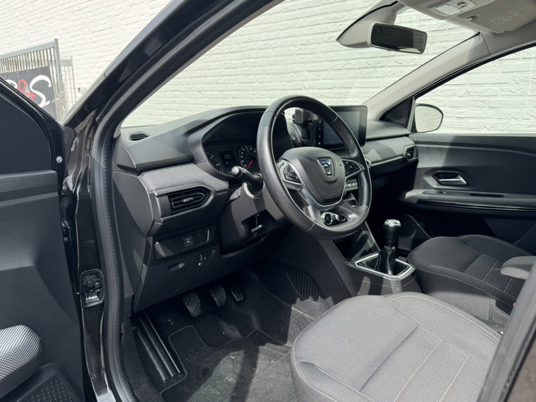 Vehicle Image 32