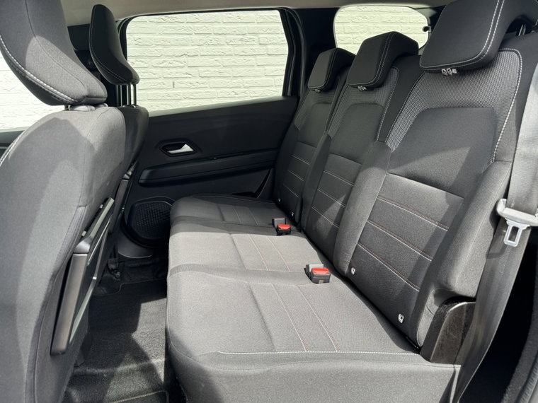 Vehicle Image 33