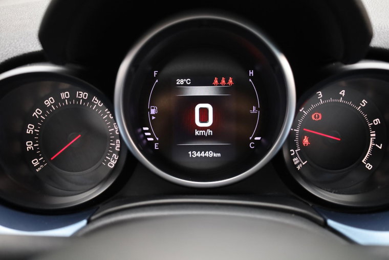 Vehicle Image 12