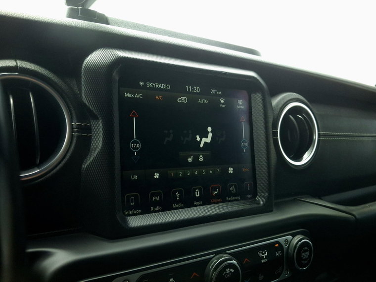 Vehicle Image 23