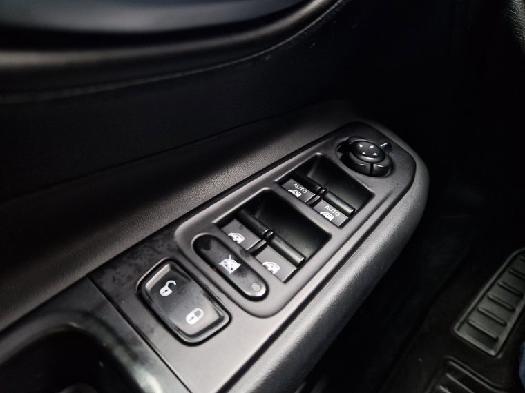 Vehicle Image 24