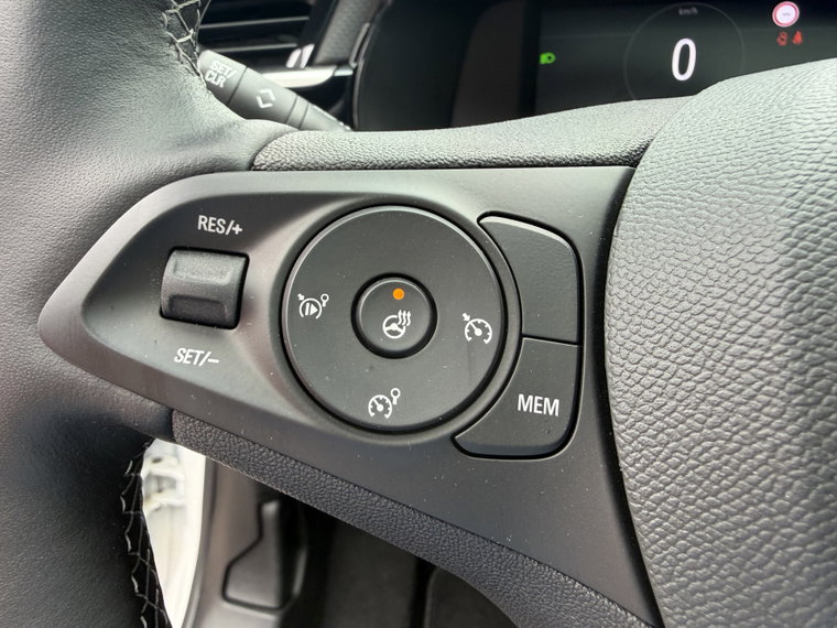 Vehicle Image 28
