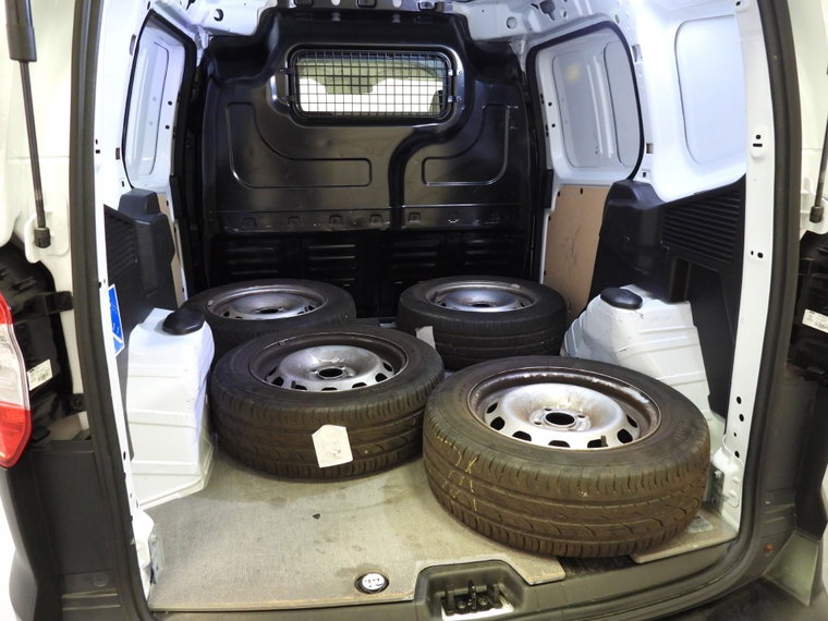 Vehicle Image 19