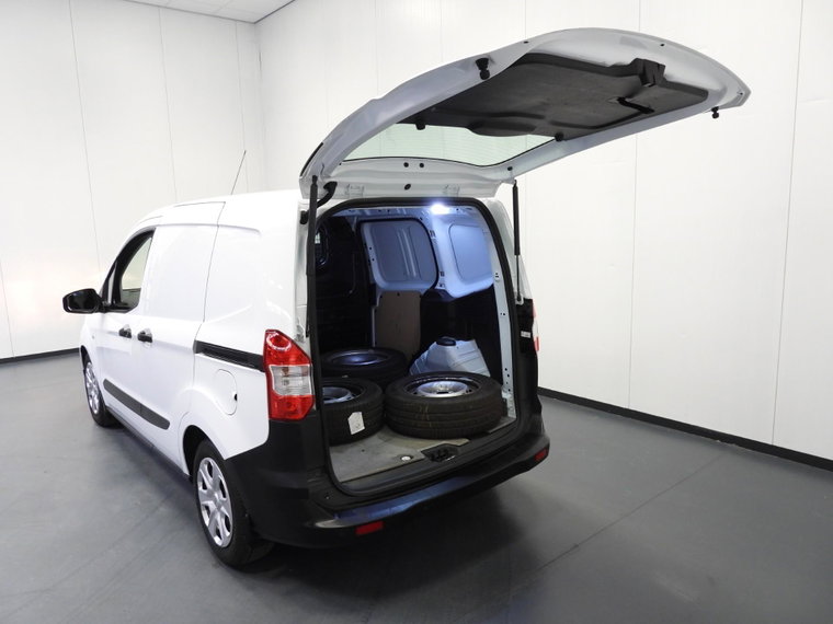 Vehicle Image 21