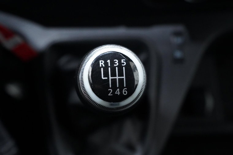 Vehicle Image 32