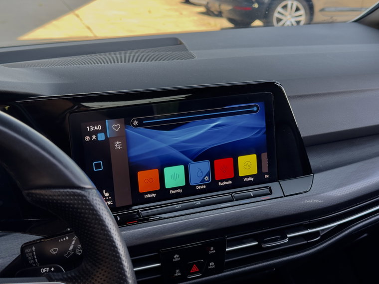 Vehicle Image 21