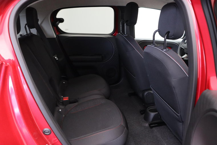 Vehicle Image 12