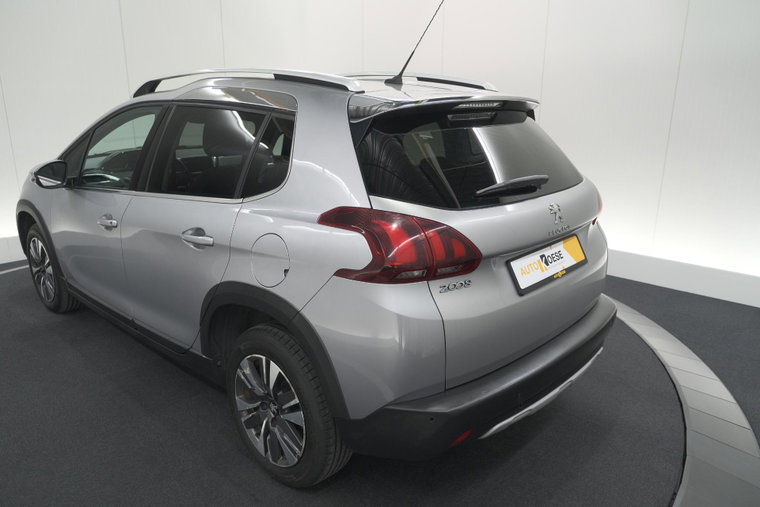 Vehicle Image 19