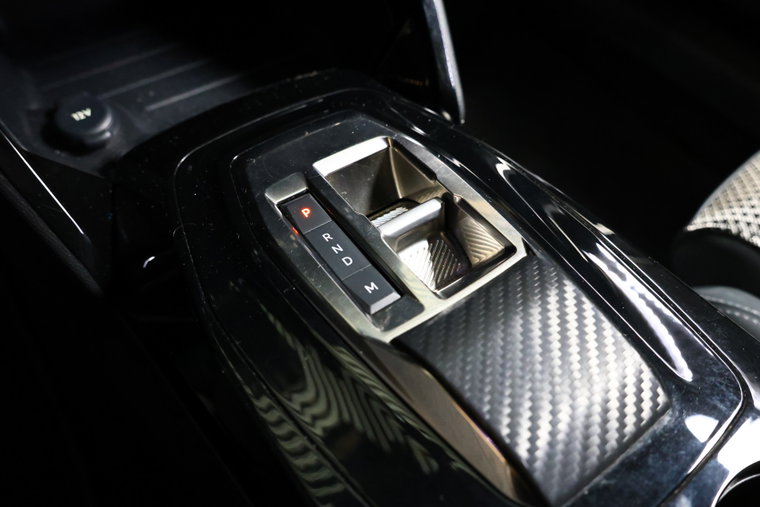 Vehicle Image 25