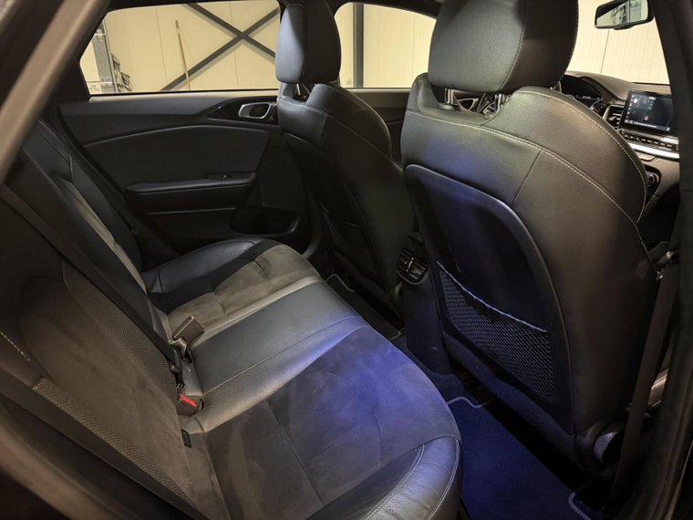 Vehicle Image 33