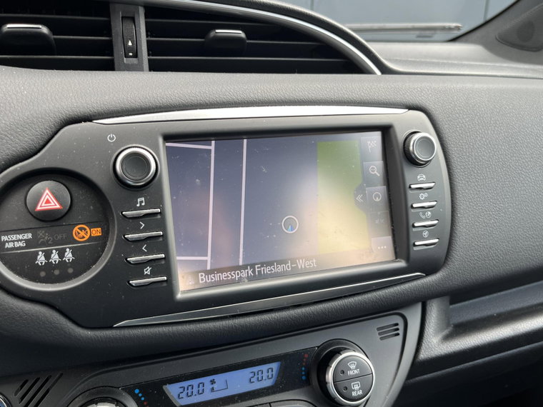 Vehicle Image 21