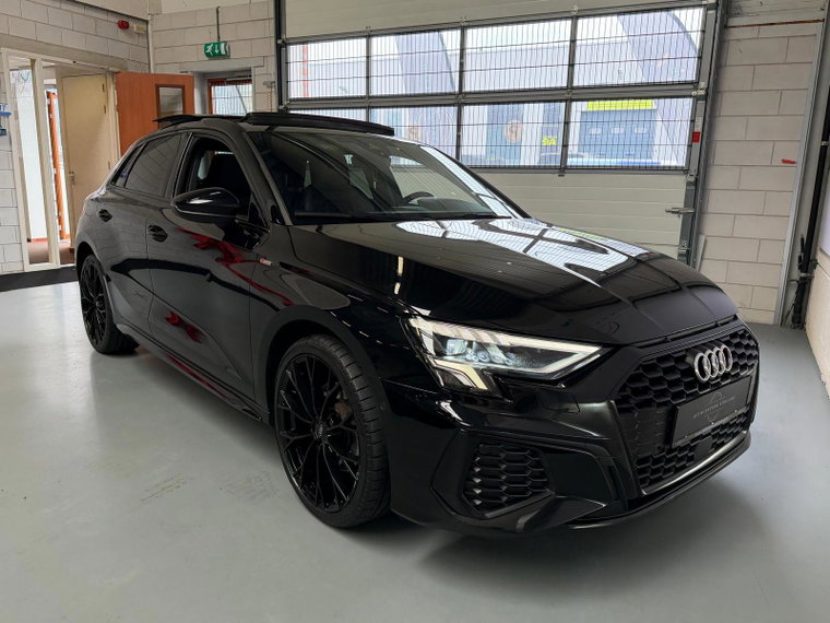 Vehicle Image 12