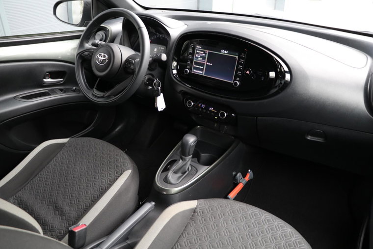 Vehicle Image 15