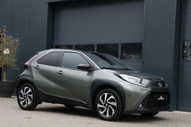 Vehicle Image 9