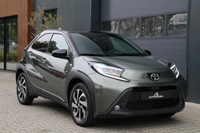 Vehicle Image 10