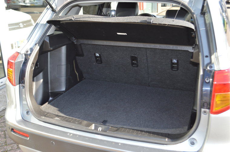 Vehicle Image 12