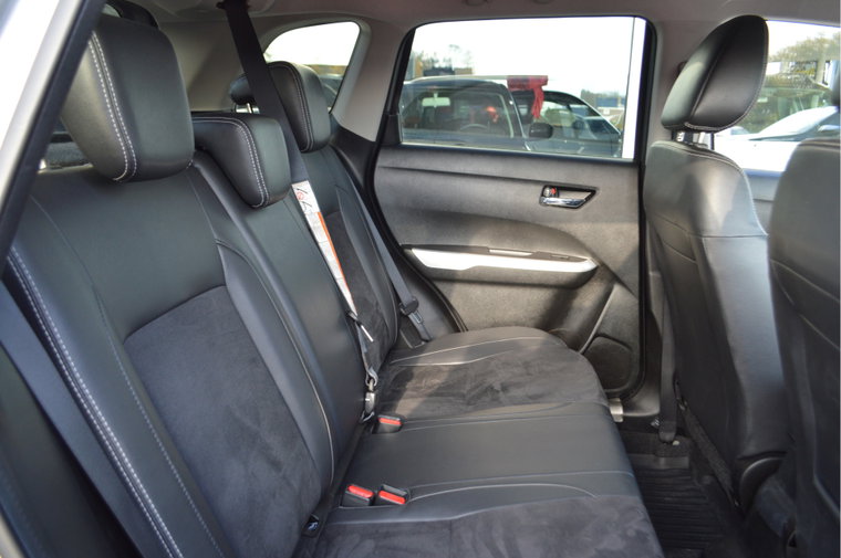 Vehicle Image 13