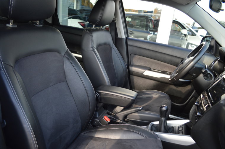 Vehicle Image 14