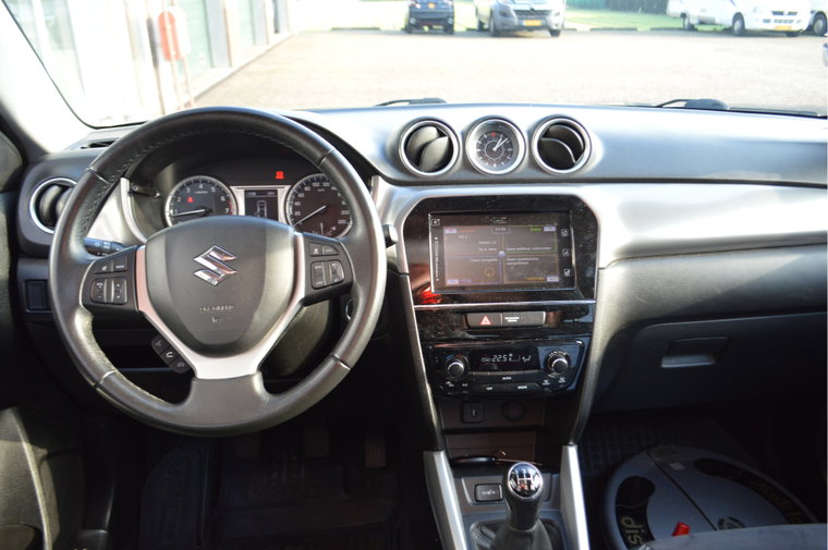Vehicle Image 15