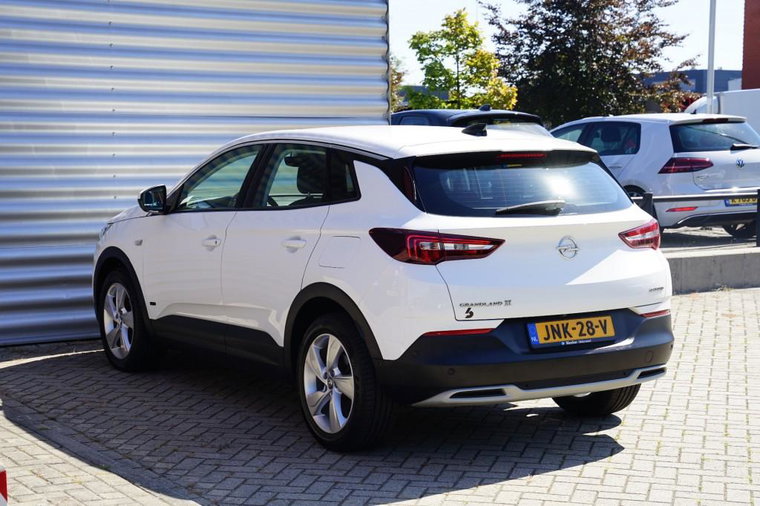 Vehicle Image 8