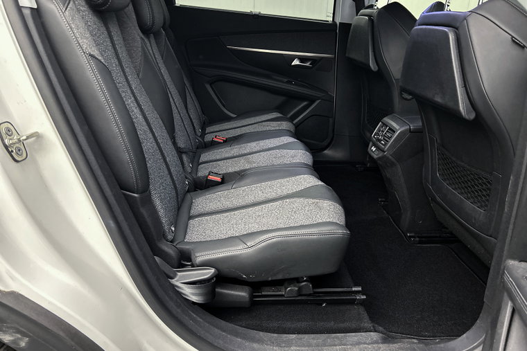 Vehicle Image 26