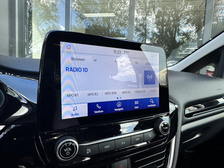 Vehicle Image 18