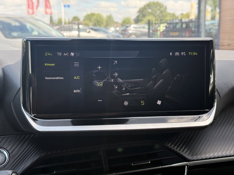 Vehicle Image 35