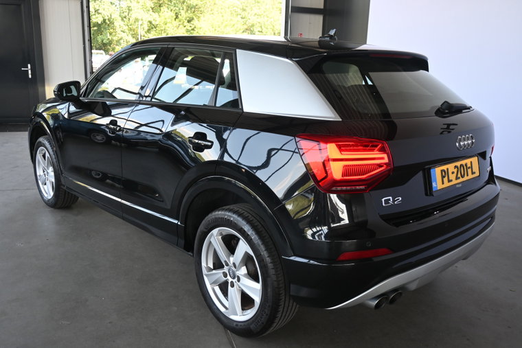 Vehicle Image 12