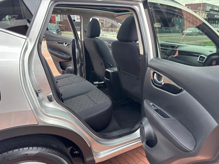 Vehicle Image 38