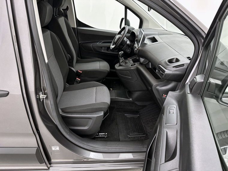 Vehicle Image 31