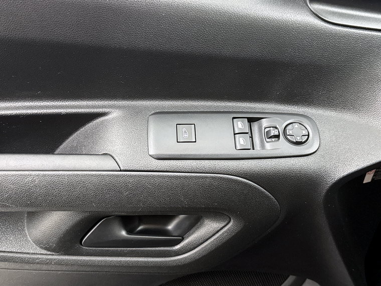Vehicle Image 37