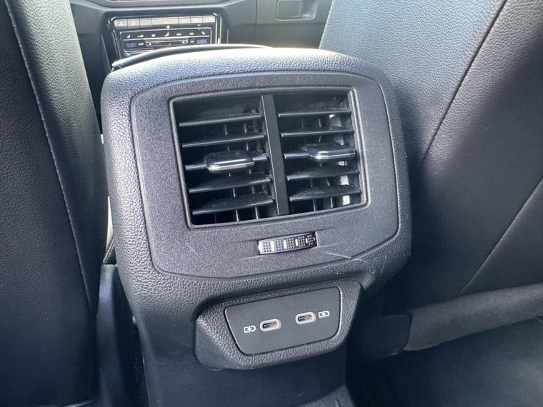 Vehicle Image 40