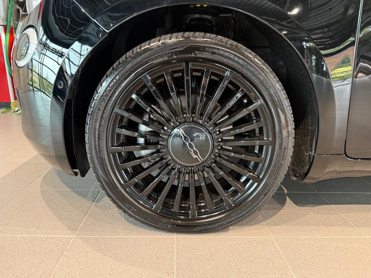 Vehicle Image 38