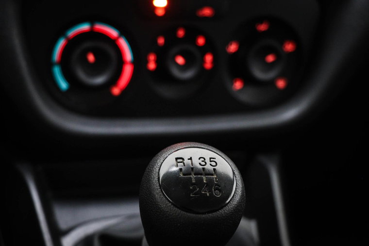 Vehicle Image 32