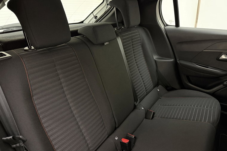 Vehicle Image 15