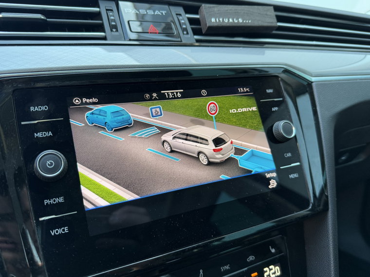 Vehicle Image 32