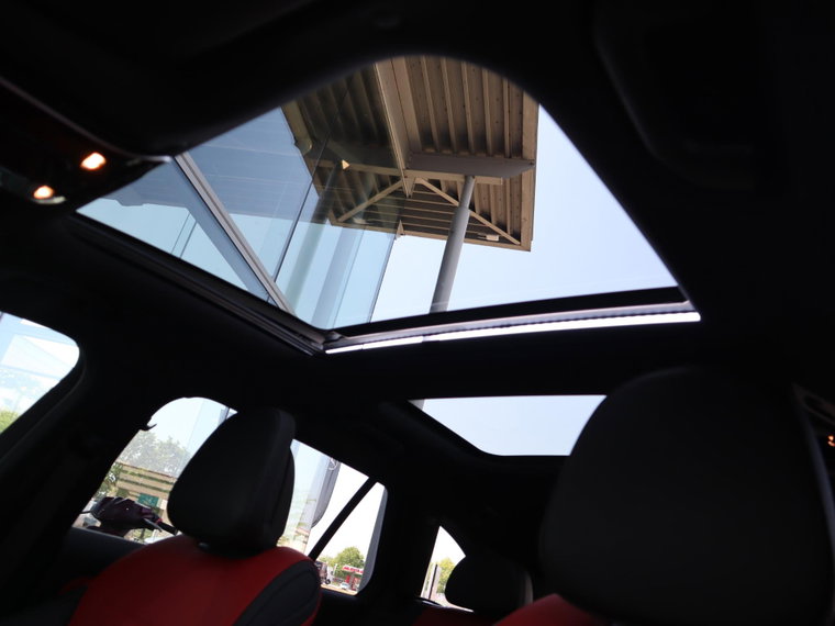 Vehicle Image 13