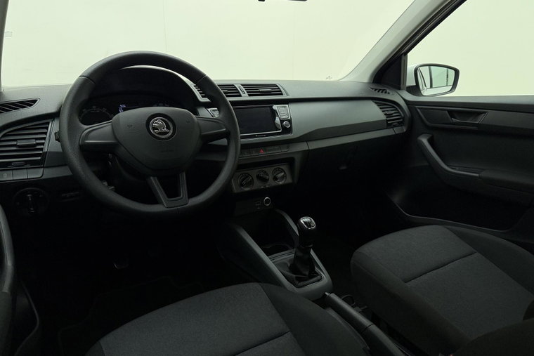 Vehicle Image 14