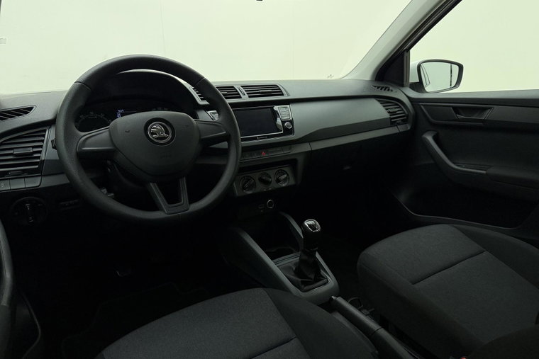 Vehicle Image 15
