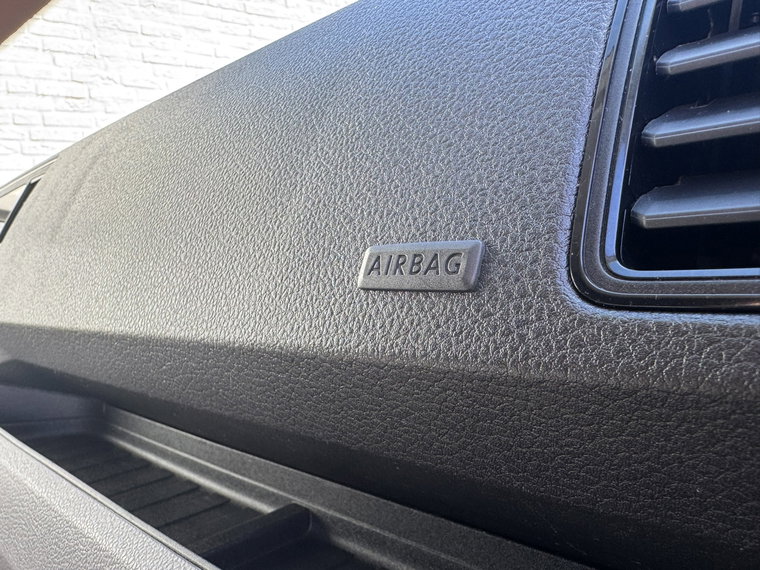Vehicle Image 24
