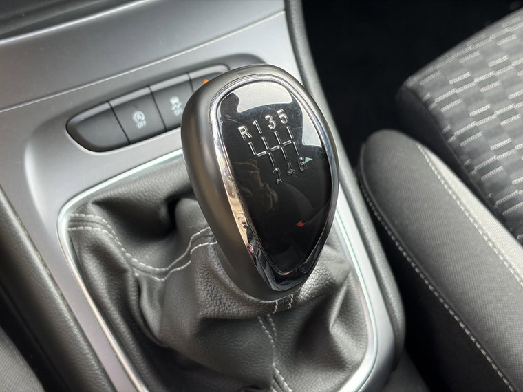 Vehicle Image 23