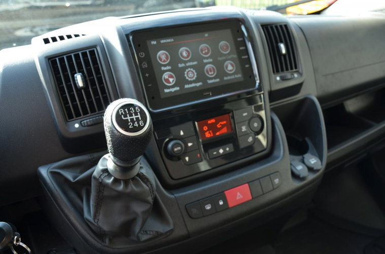 Vehicle Image 14
