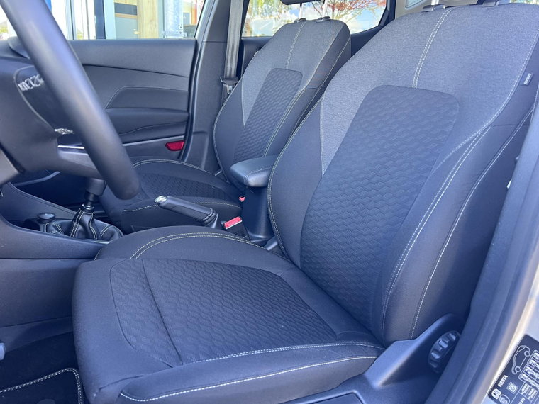 Vehicle Image 15