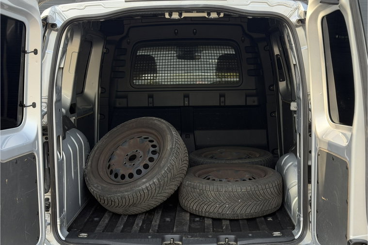Vehicle Image 36