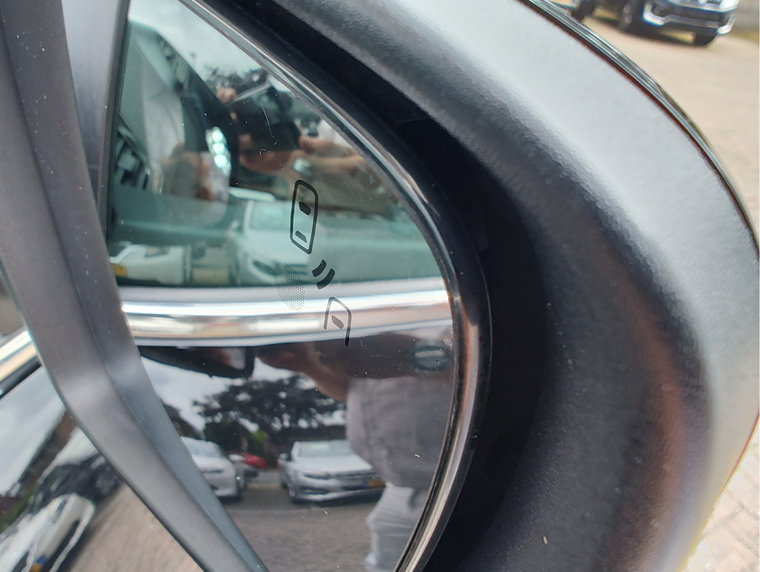 Vehicle Image 36