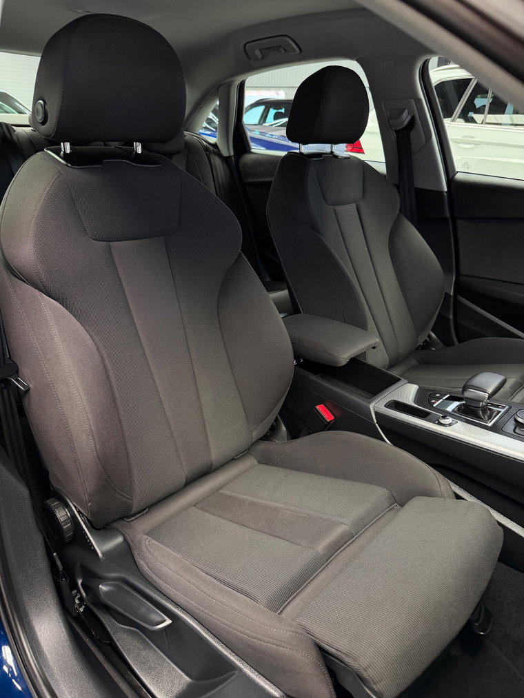 Vehicle Image 16