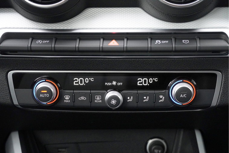 Vehicle Image 28