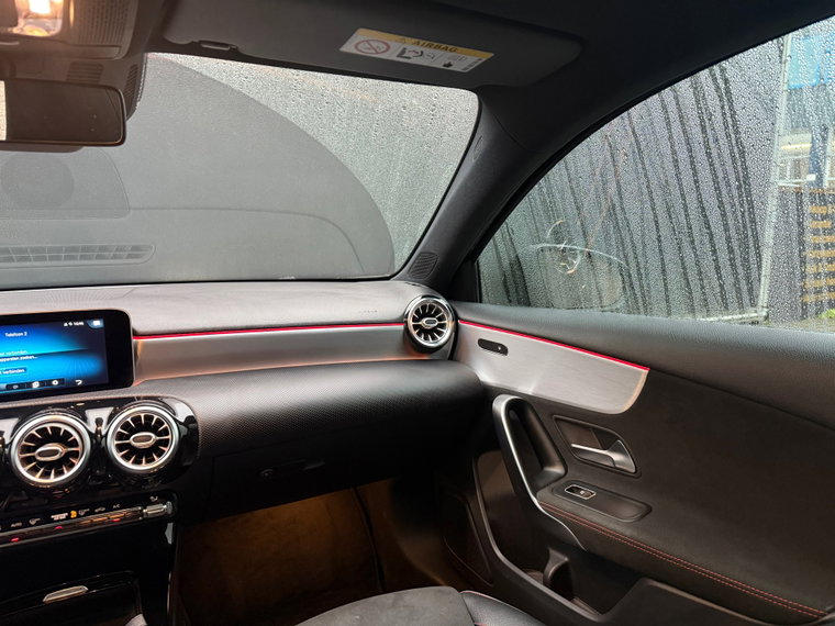 Vehicle Image 32