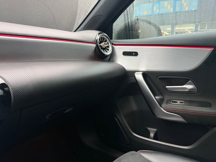 Vehicle Image 39