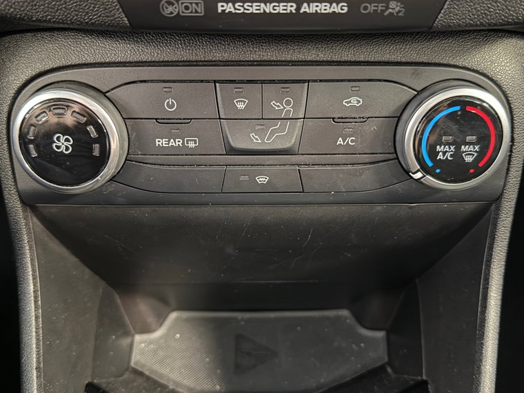 Vehicle Image 26